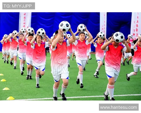 从草根少年到世界巨星一段激动人心的足球传奇故事 从草根少年到世界巨星一段激动人心的足球传奇故事