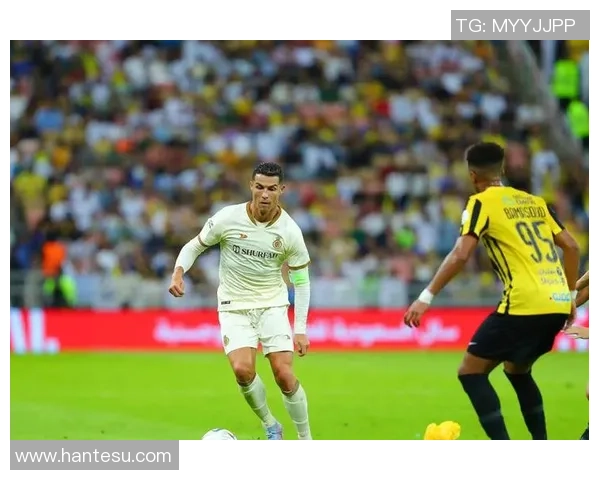 如何让女朋友理解并喜欢看足球球星比赛的心路历程与技巧分享 如何让女朋友理解并喜欢看足球球星比赛的心路历程与技巧分享